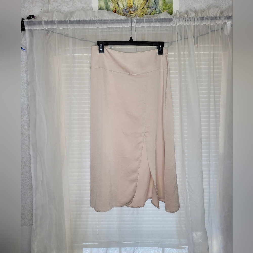 Express Skirt Womens Size Medium Cream High Rise Midi Elegant NEW